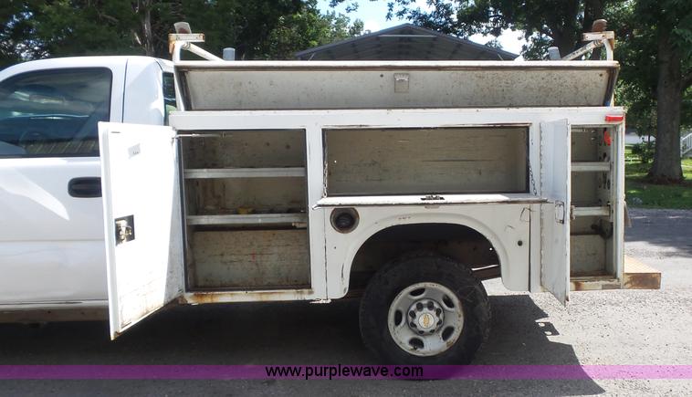 image for item K7730 2007 Chevrolet Silverado Classic 2500HD utility truck