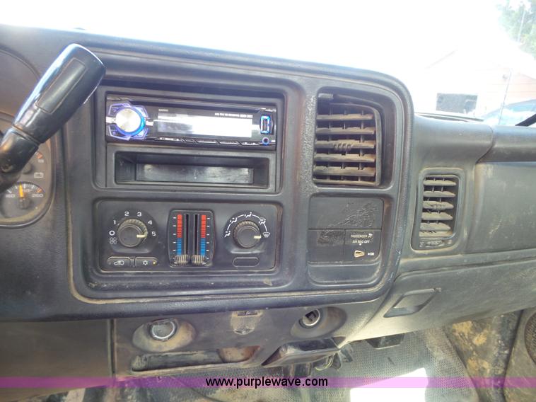 image for item K7730 2007 Chevrolet Silverado Classic 2500HD utility truck