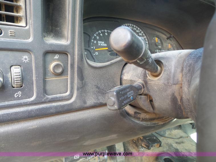 image for item K7730 2007 Chevrolet Silverado Classic 2500HD utility truck