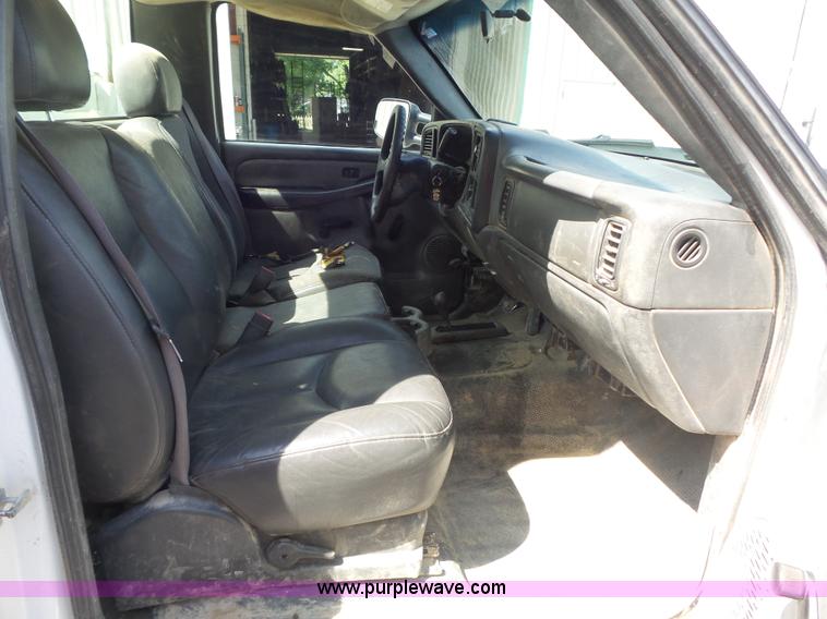 image for item K7730 2007 Chevrolet Silverado Classic 2500HD utility truck