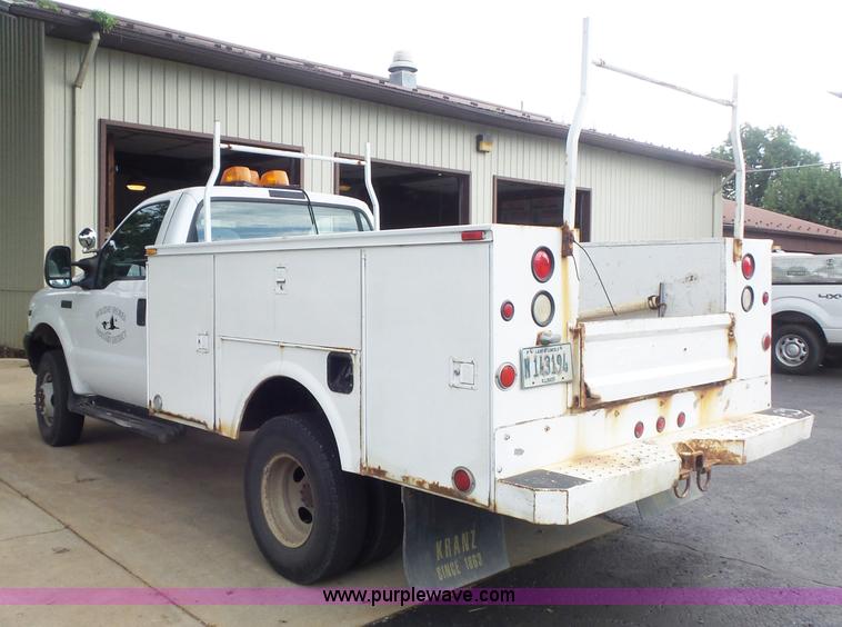 image for item K7733 2003 Ford F350 Super Duty XL utility truck