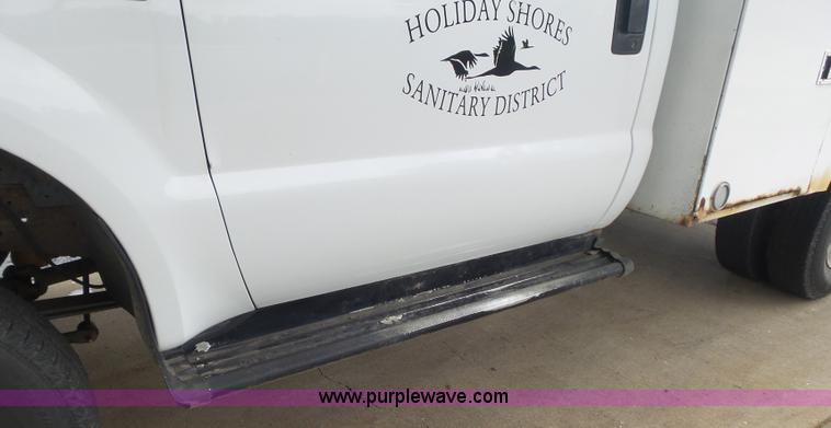 image for item K7733 2003 Ford F350 Super Duty XL utility truck