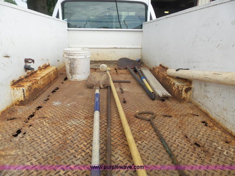 image for item K7733 2003 Ford F350 Super Duty XL utility truck