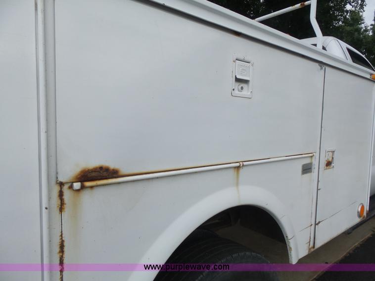 image for item K7733 2003 Ford F350 Super Duty XL utility truck