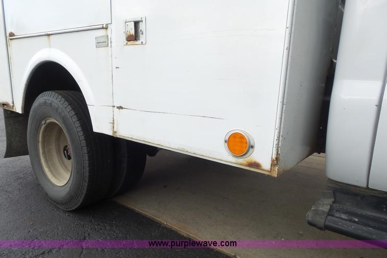 image for item K7733 2003 Ford F350 Super Duty XL utility truck
