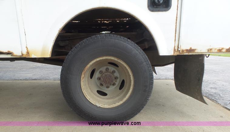 image for item K7733 2003 Ford F350 Super Duty XL utility truck