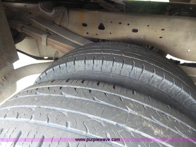 image for item K7733 2003 Ford F350 Super Duty XL utility truck