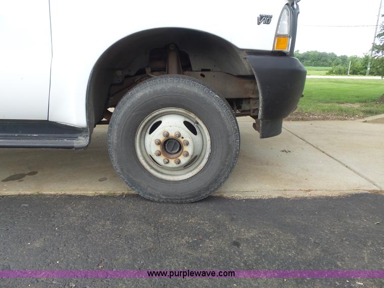 image for item K7733 2003 Ford F350 Super Duty XL utility truck