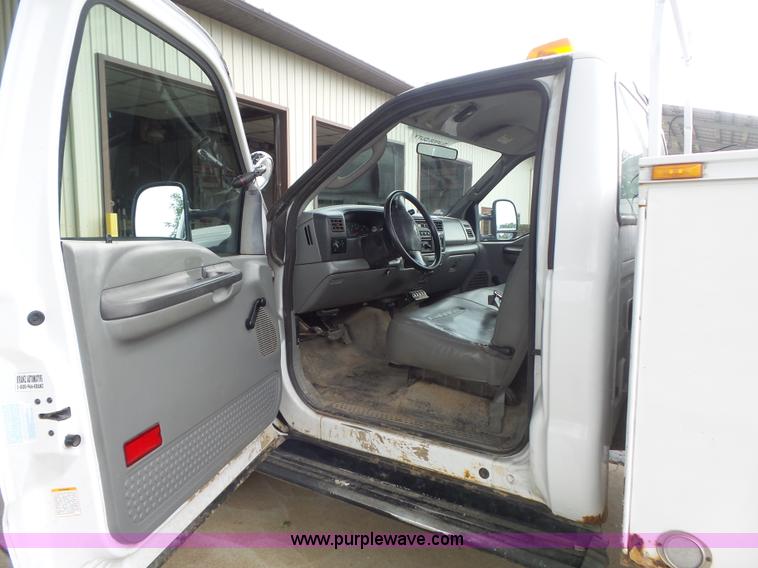 image for item K7733 2003 Ford F350 Super Duty XL utility truck