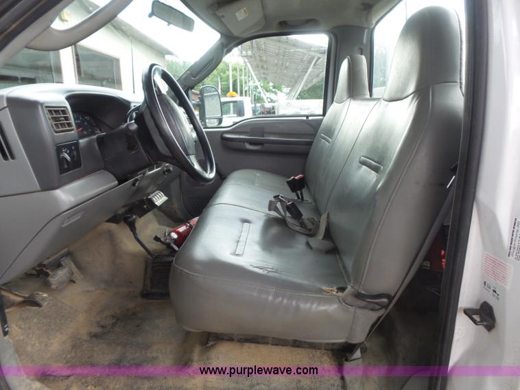 image for item K7733 2003 Ford F350 Super Duty XL utility truck