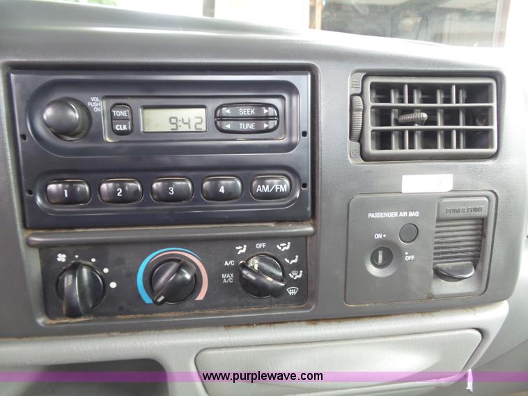 image for item K7733 2003 Ford F350 Super Duty XL utility truck