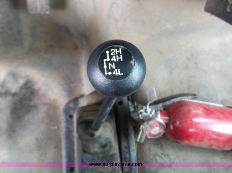 image for item K7733 2003 Ford F350 Super Duty XL utility truck