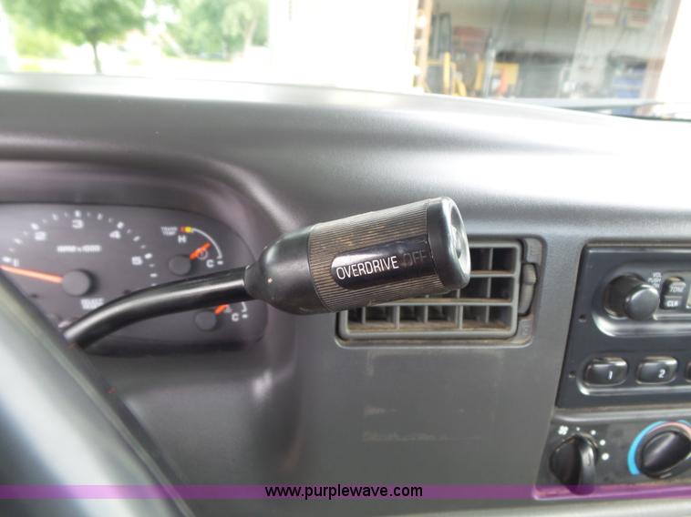 image for item K7733 2003 Ford F350 Super Duty XL utility truck