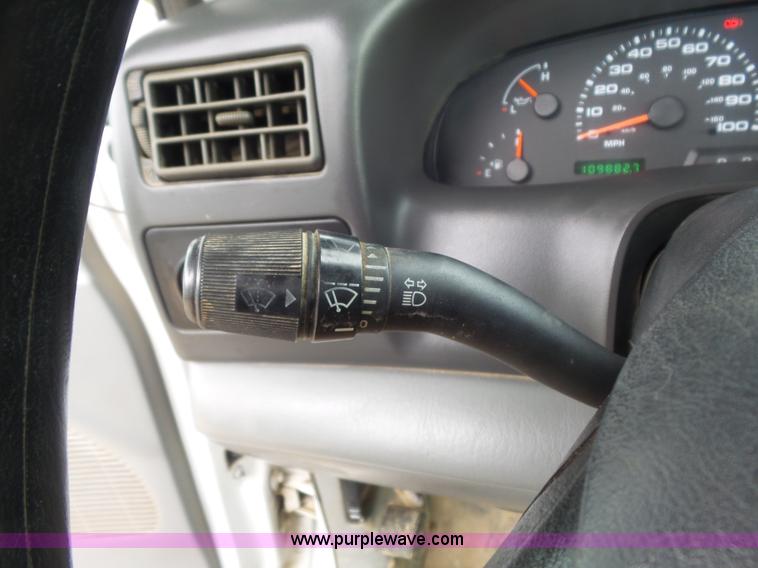 image for item K7733 2003 Ford F350 Super Duty XL utility truck