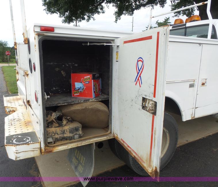 image for item K7733 2003 Ford F350 Super Duty XL utility truck