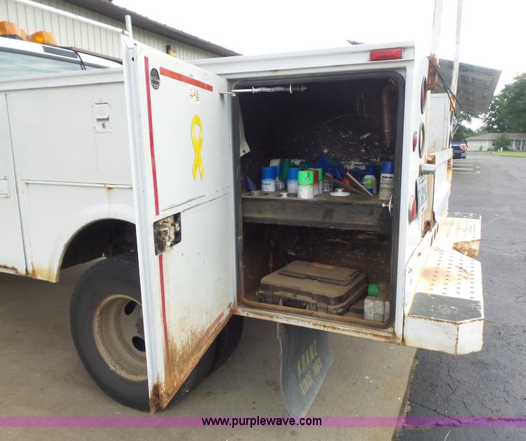 image for item K7733 2003 Ford F350 Super Duty XL utility truck