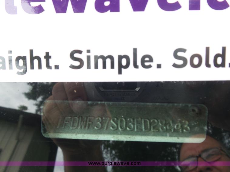 image for item K7733 2003 Ford F350 Super Duty XL utility truck