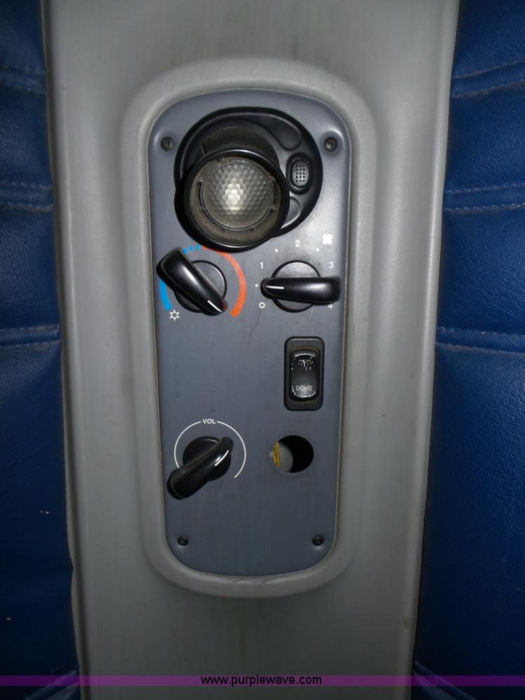 image for item K8445 2005 Freightliner Columbia semi truck