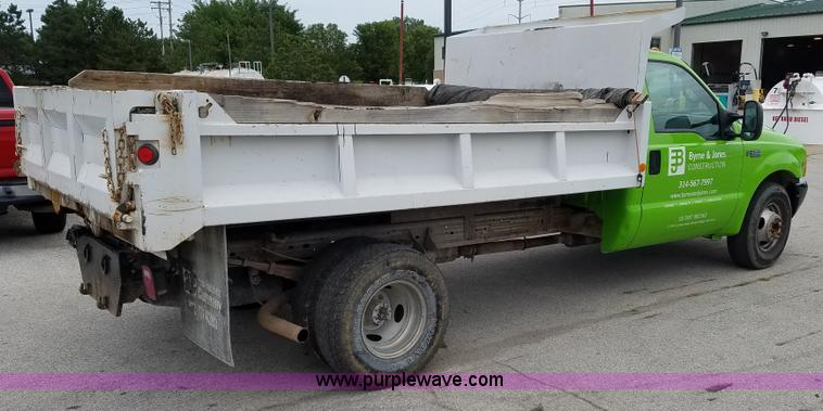 image for item L3512 1999 Ford F350 Super Duty dump bed pickup truck