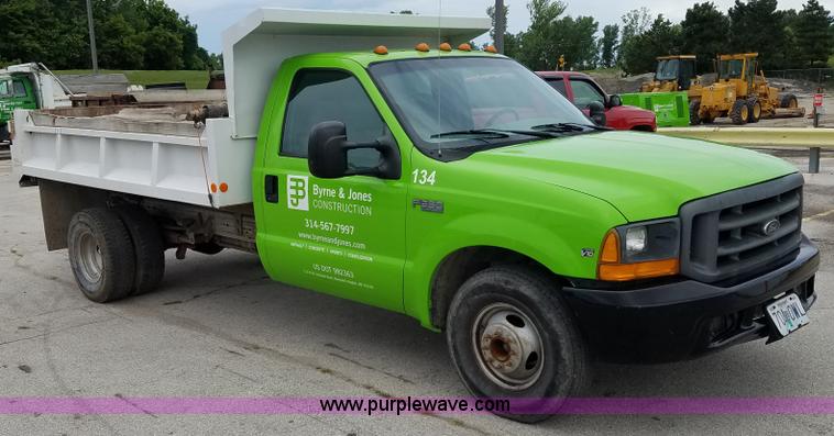 image for item L3512 1999 Ford F350 Super Duty dump bed pickup truck
