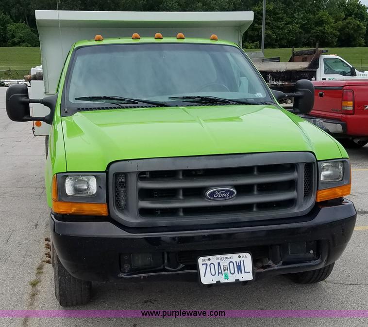 image for item L3512 1999 Ford F350 Super Duty dump bed pickup truck