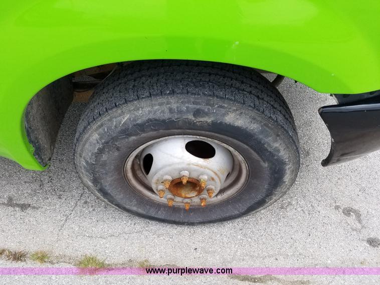 image for item L3512 1999 Ford F350 Super Duty dump bed pickup truck