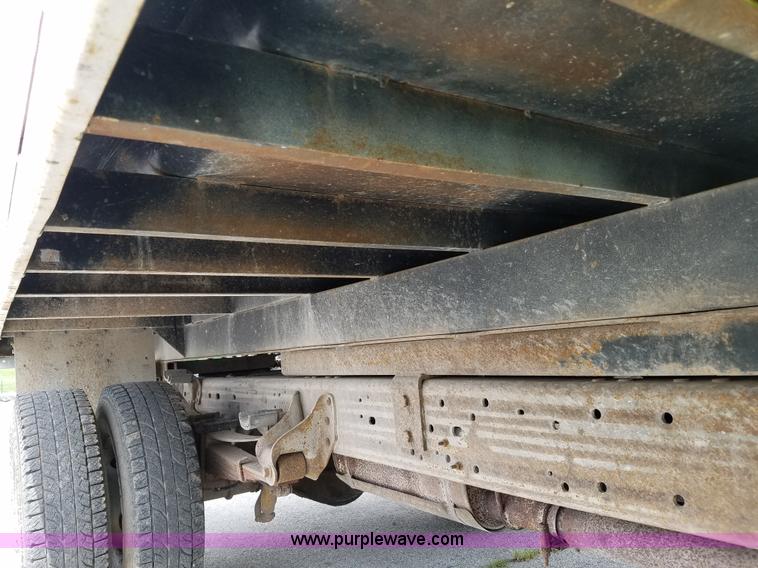 image for item L3512 1999 Ford F350 Super Duty dump bed pickup truck