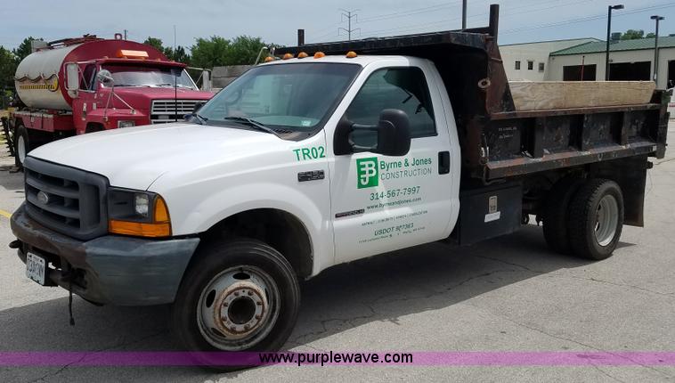 image for item L3513 1999 Ford 420 dump bed truck