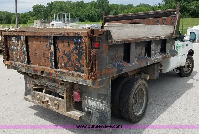 image for item L3513 1999 Ford 420 dump bed truck