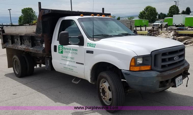 image for item L3513 1999 Ford 420 dump bed truck