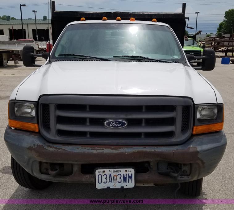 image for item L3513 1999 Ford 420 dump bed truck