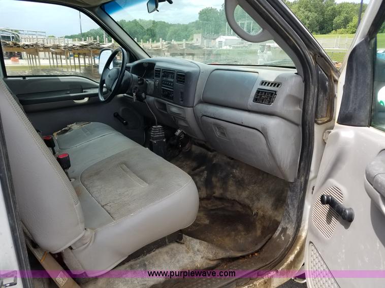 image for item L3513 1999 Ford 420 dump bed truck