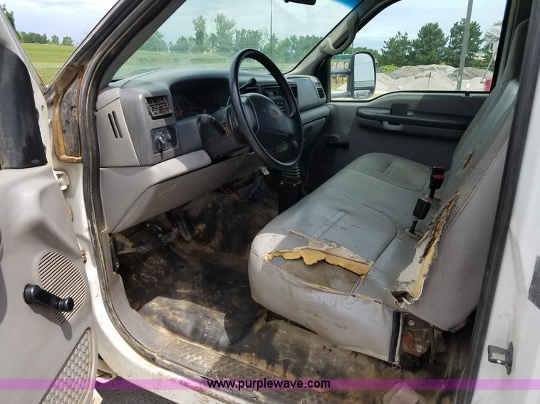 image for item L3513 1999 Ford 420 dump bed truck