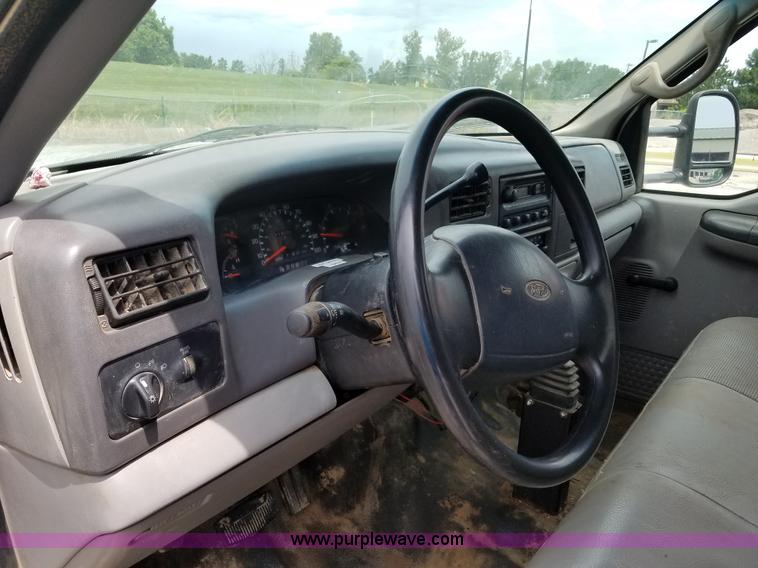 image for item L3513 1999 Ford 420 dump bed truck