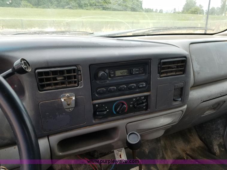 image for item L3513 1999 Ford 420 dump bed truck