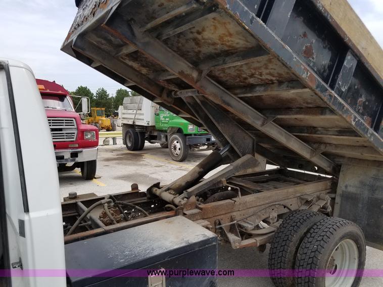 image for item L3513 1999 Ford 420 dump bed truck