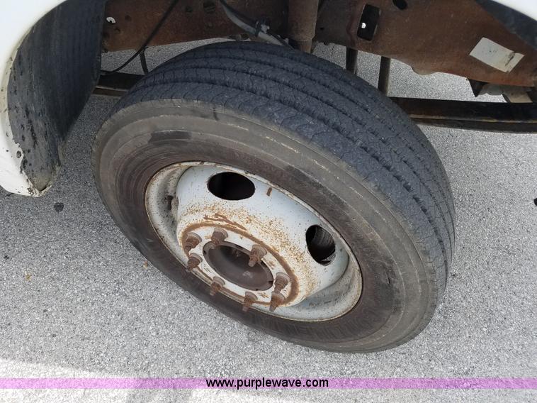 image for item L3513 1999 Ford 420 dump bed truck