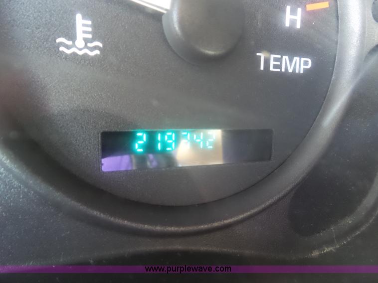 image for item L5518 2003 Chevrolet Venture van