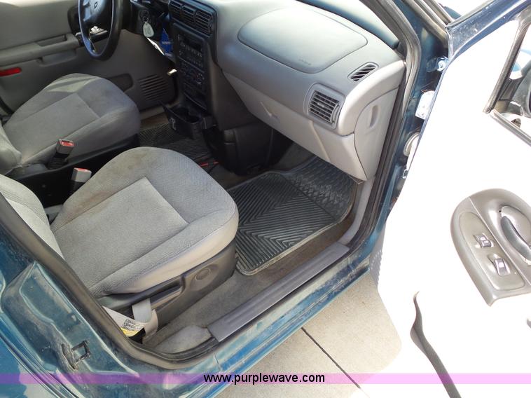 image for item L5518 2003 Chevrolet Venture van