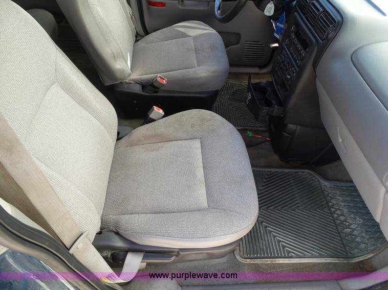 image for item L5518 2003 Chevrolet Venture van