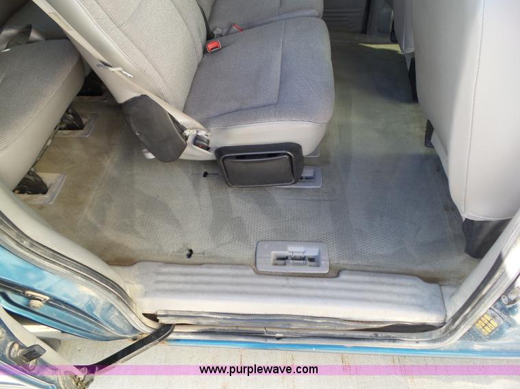 image for item L5518 2003 Chevrolet Venture van
