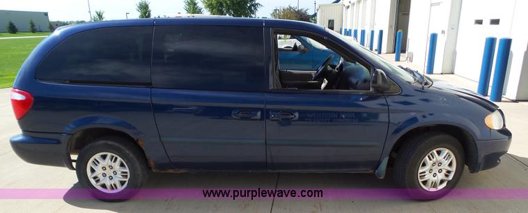 image for item L5519 2002 Dodge Grand Caravan Sport van
