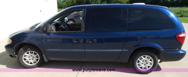 image for item L5519 2002 Dodge Grand Caravan Sport van