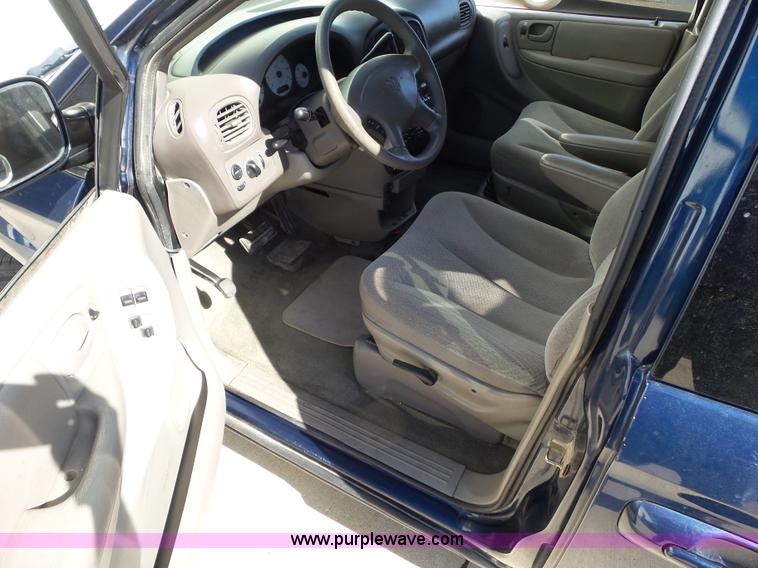 image for item L5519 2002 Dodge Grand Caravan Sport van