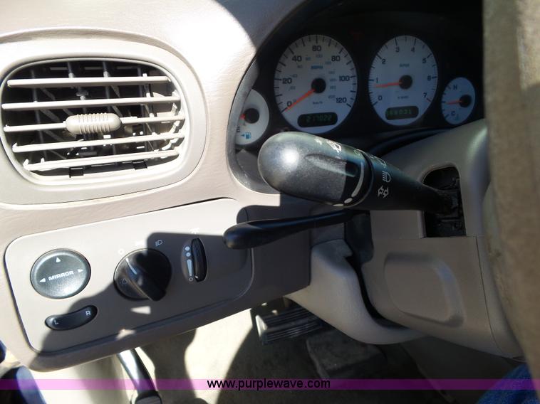 image for item L5519 2002 Dodge Grand Caravan Sport van