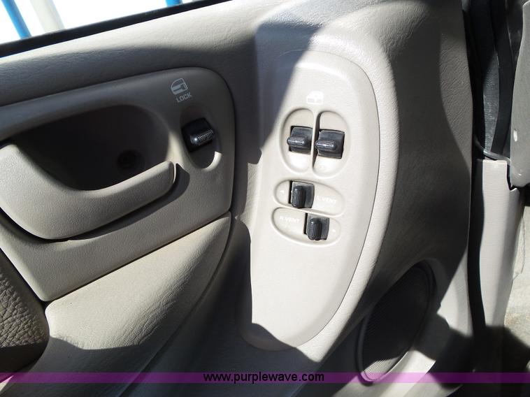 image for item L5519 2002 Dodge Grand Caravan Sport van