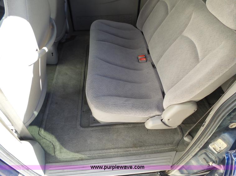 image for item L5519 2002 Dodge Grand Caravan Sport van