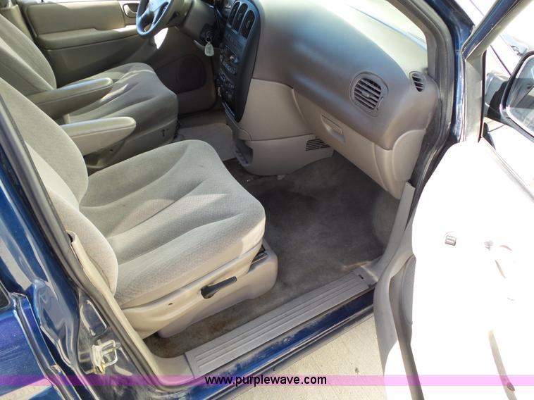 image for item L5519 2002 Dodge Grand Caravan Sport van