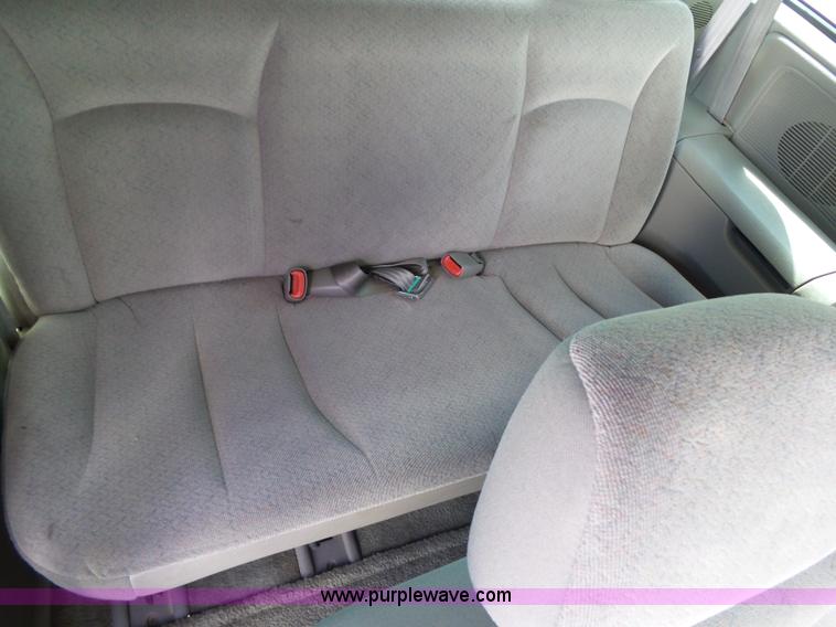 image for item L5519 2002 Dodge Grand Caravan Sport van