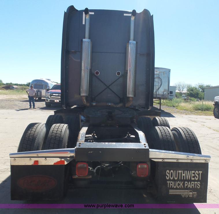 image for item L5973 2003 Peterbilt 387 semi truck